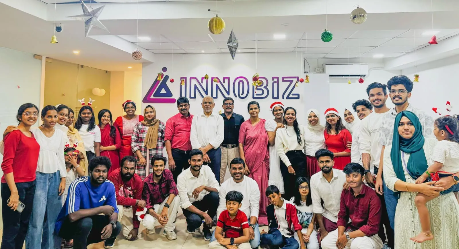 Innobiz team meeting and creative brainstorming session